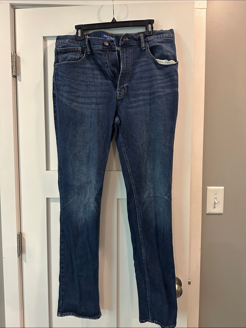 Arizona Jean Company Men's Indigo Straight Jeans